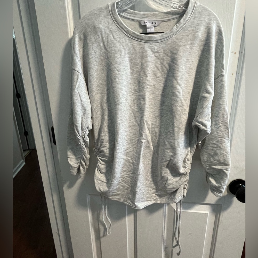 LIKE NEW Athleta Ruched Sweatshirt - Sz Medium